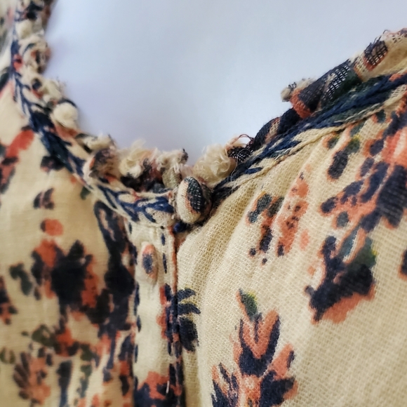 Free People Oversized Floral Print Off Shoulder or On Top - Picture 3 of 16